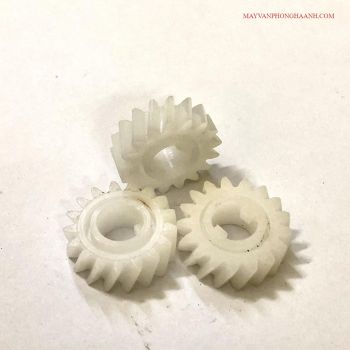 Bánh răng số 205 (17 răng) đầu trục từ E 550/ 520/ 720/ 723/ 655/ 850/ 656/ 657